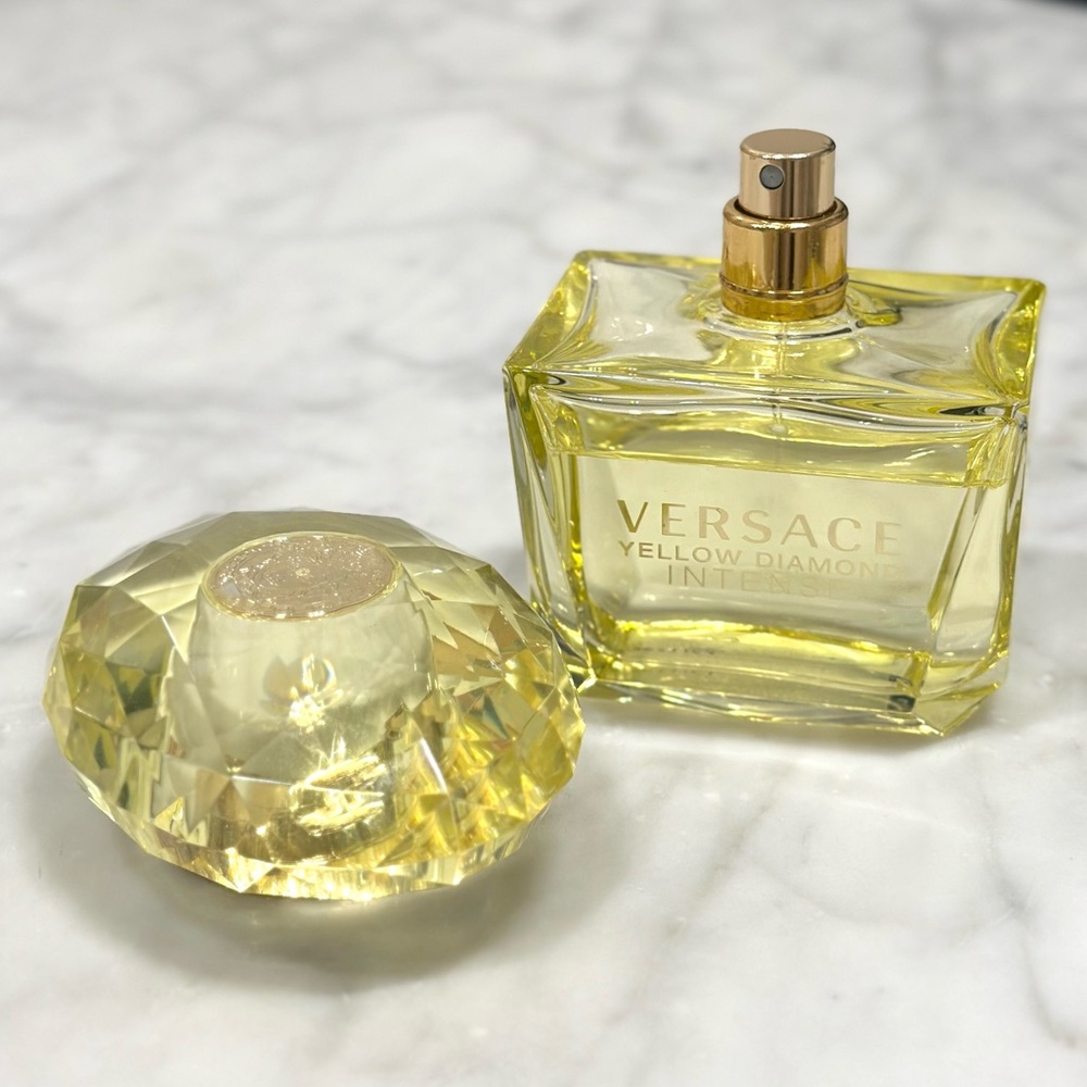 Versace Yellow Diamond Intense Perfume